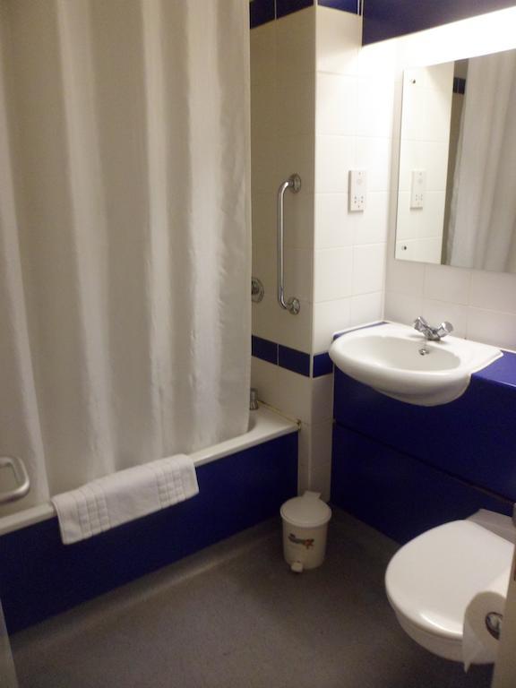 Metro Inns Huddersfield Kamer foto