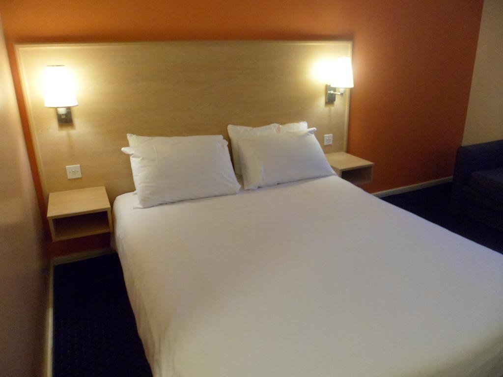 Metro Inns Huddersfield Kamer foto